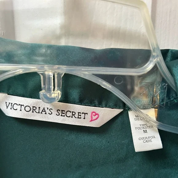 Victoria’s Secret 3 pc:top & shorts (M), PLus  longSerra (L) pants. Kelly Green. - Picture 6 of 8